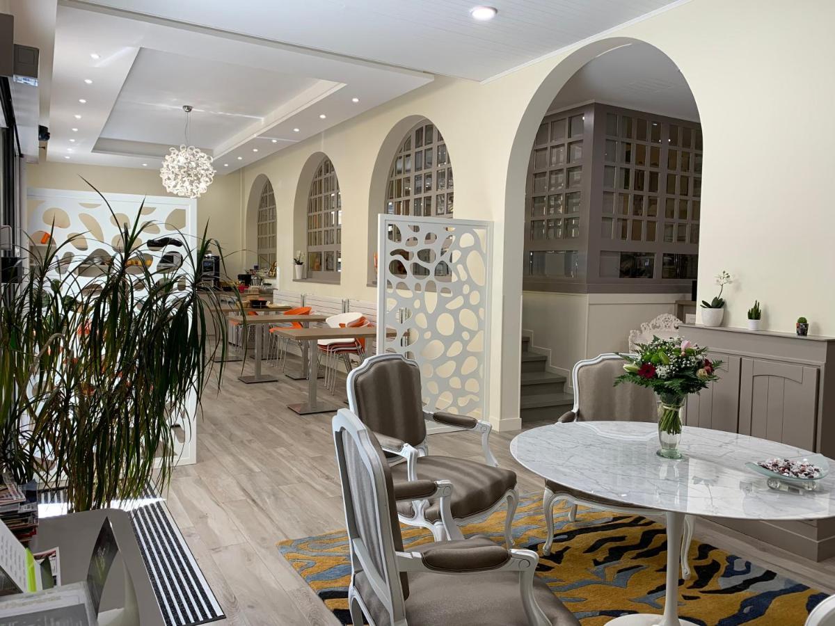 Hotel Biney Rodez Esterno foto