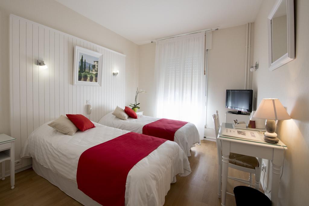 Hotel Biney Rodez Esterno foto